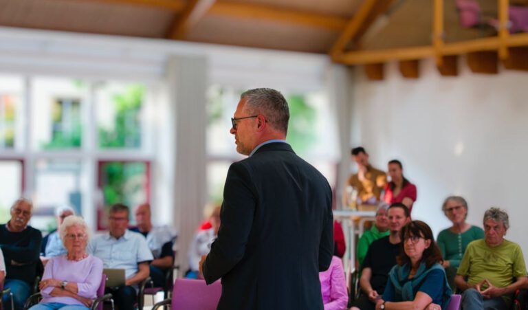 Aufstellungsversammlung zur Bürgermeisterwahl in Hösbach